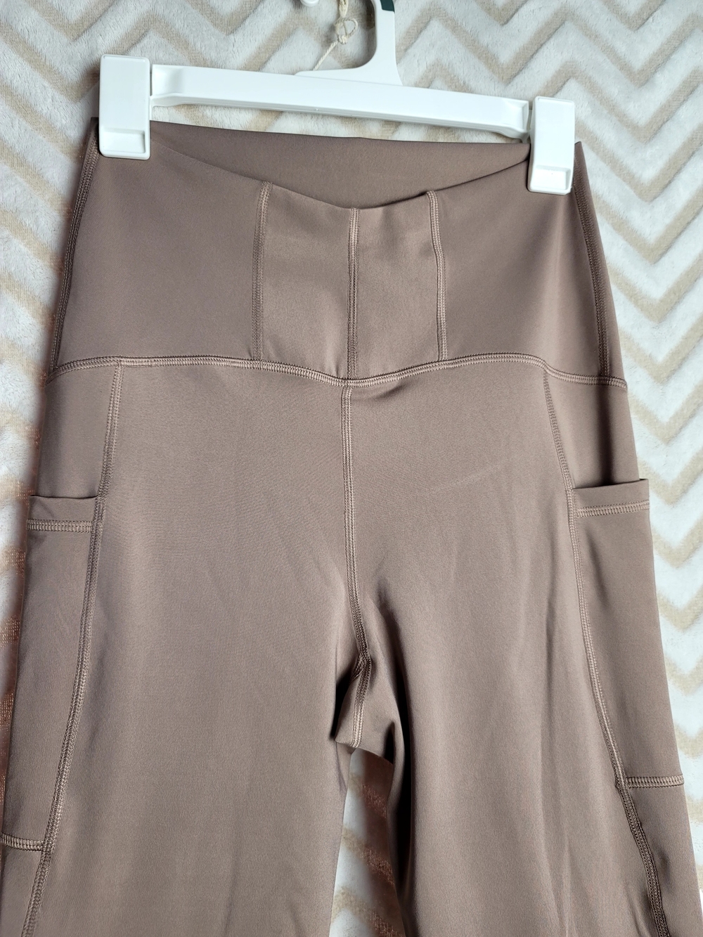 Ingrid & Isabel Taupe High-Waist Pocket Leggings - Picture 3 of 5